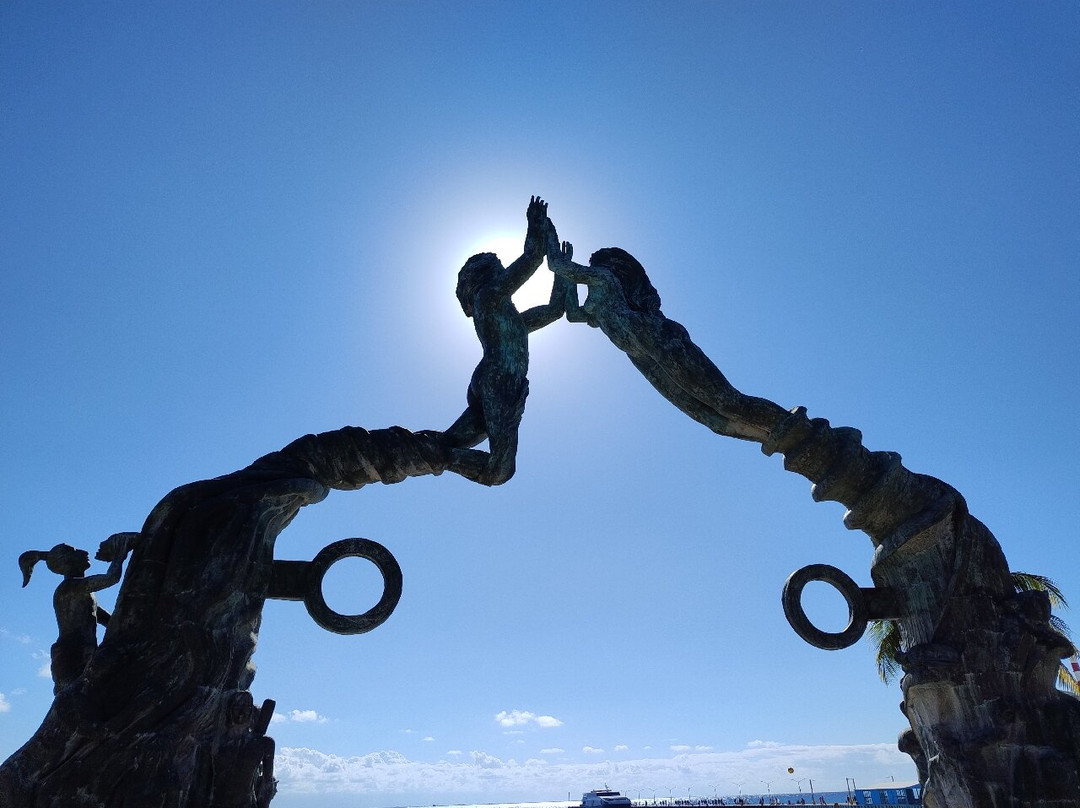 Parque Los Fundadores-普拉亚德尔卡曼必去景点