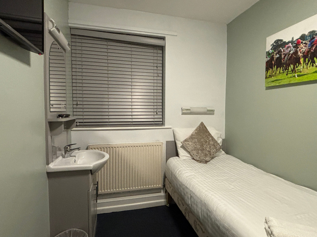 Stableside at York Racecourse主图