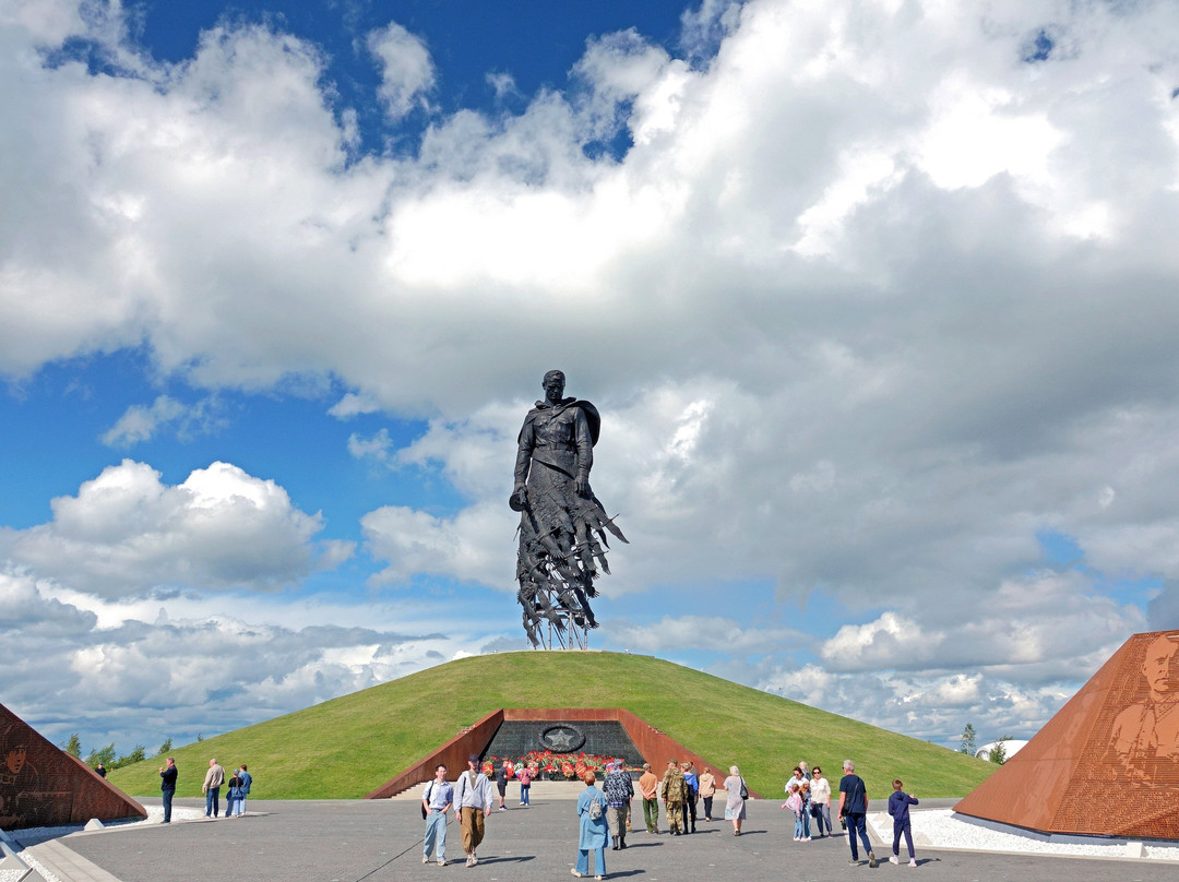 Rzhevskiy Memorial to a Soviet Soldier-Rzhev必去景点