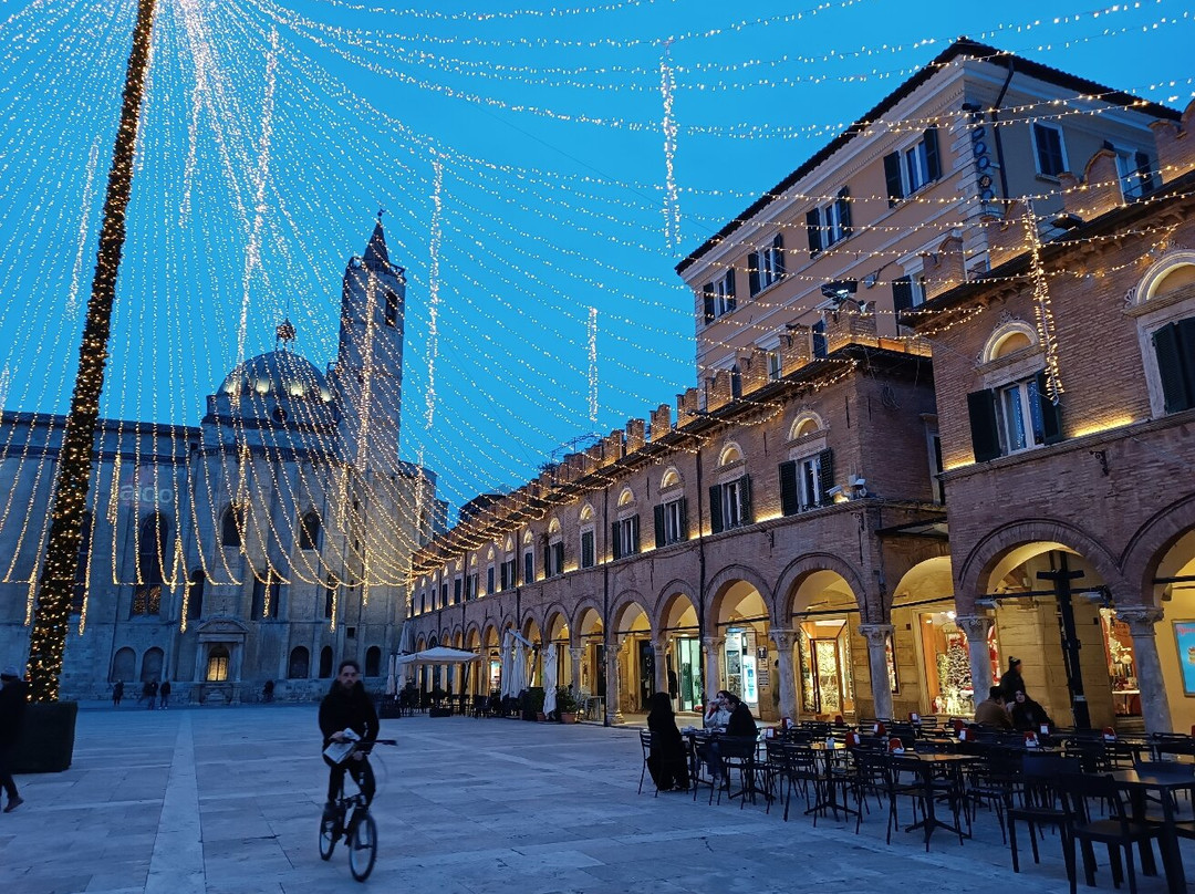 Piazza del Popolo-阿斯科利皮切诺必去景点