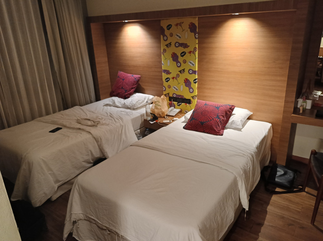 阳光流行酒店主图