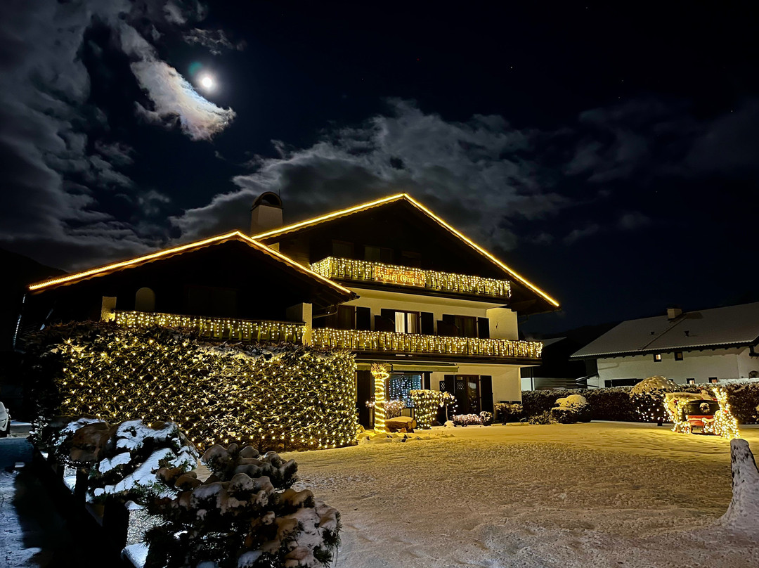 布鲁萨特伽尼酒店主图