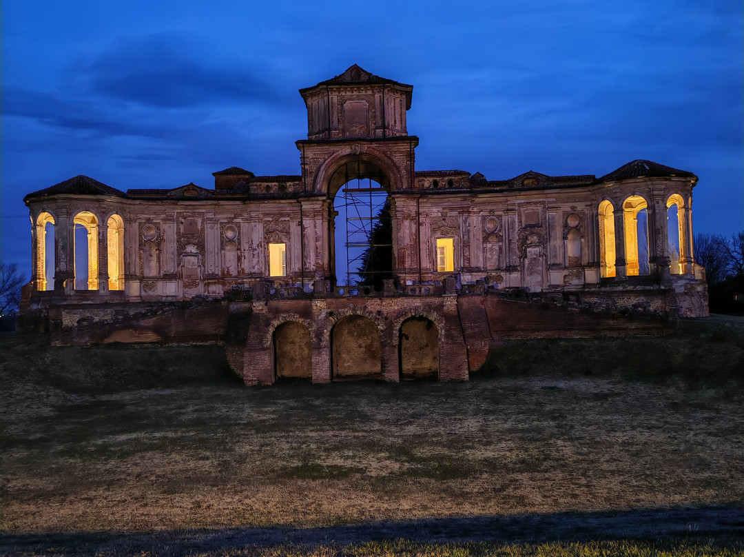 Castello Di Chignolo Po-Chignolo Po必去景点