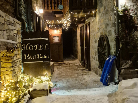 Hotel Petit Dahu - Chambres et Restaurant主图