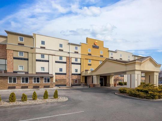 Comfort Inn & Suites