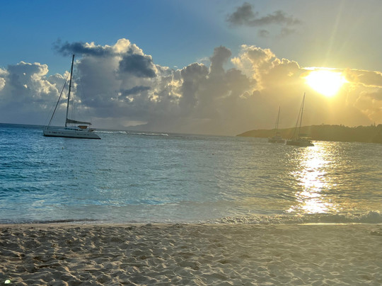 Plage de La Caravelle-Sainte-Anne必去景点