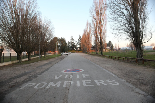 Léo Lagrange Stadium-索恩河畔沙隆必去景点