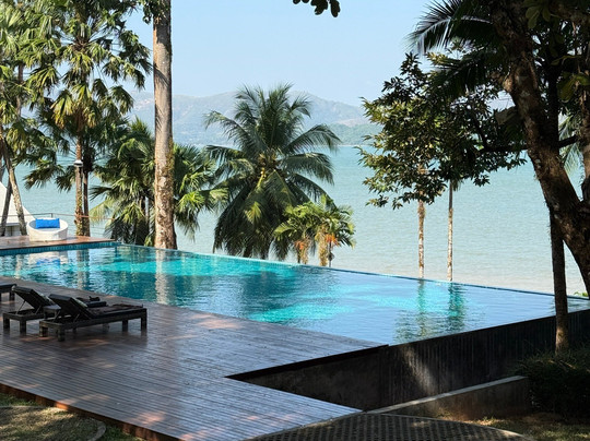 拉廊蓝天度假村主图