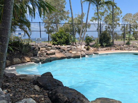 Dolphin Waters主图