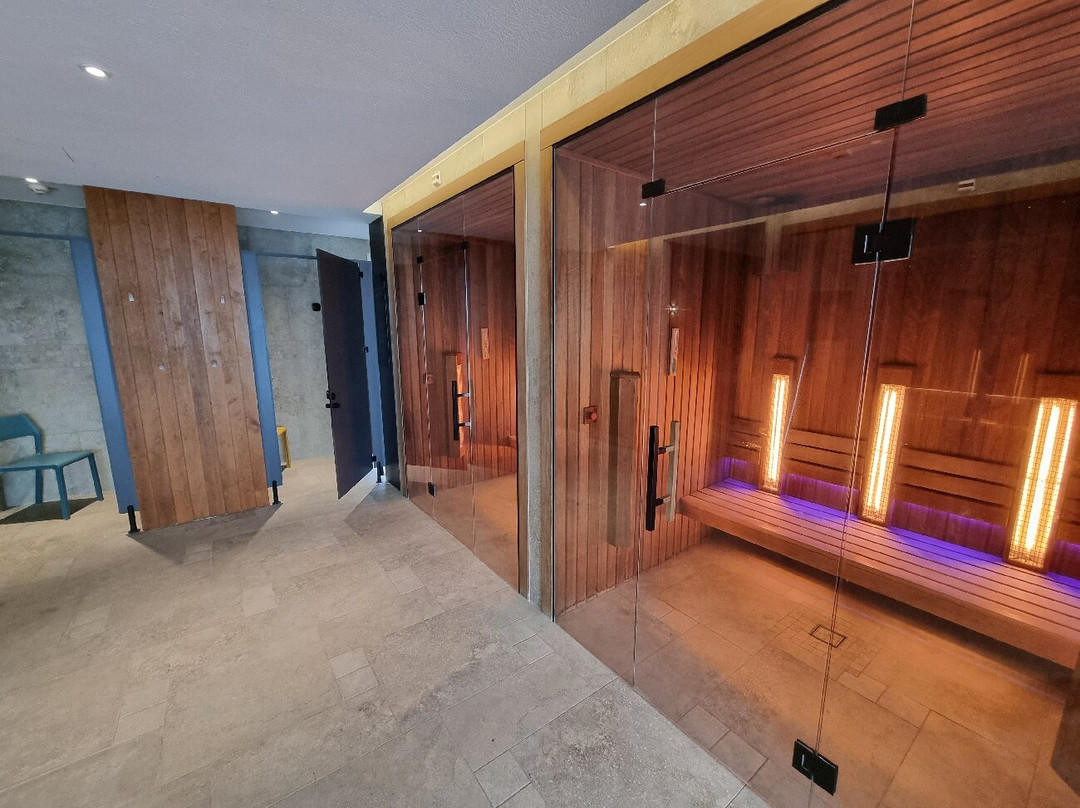 海利肯酒店主图