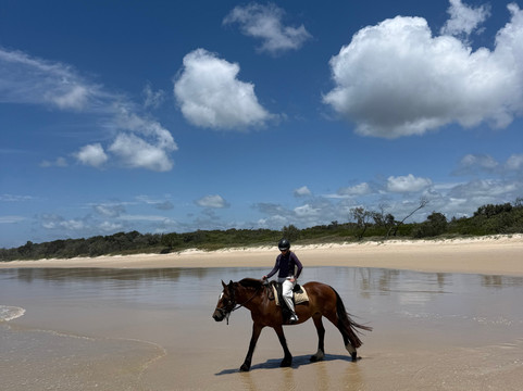 Equathon-努沙必去景点