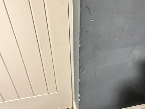 手中鸟酒店主图