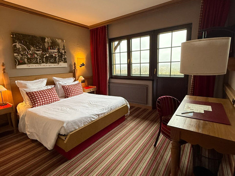 阿诺德酒店主图