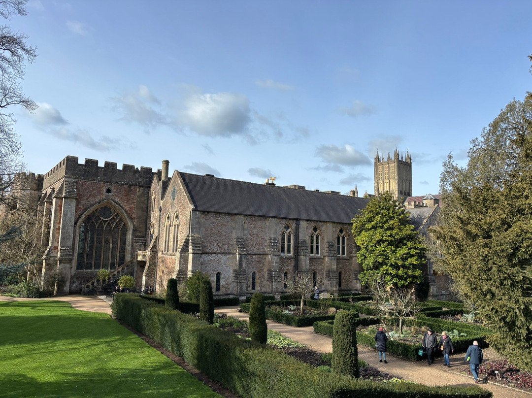 The Bishop's Palace And Gardens-韦尔斯必去景点