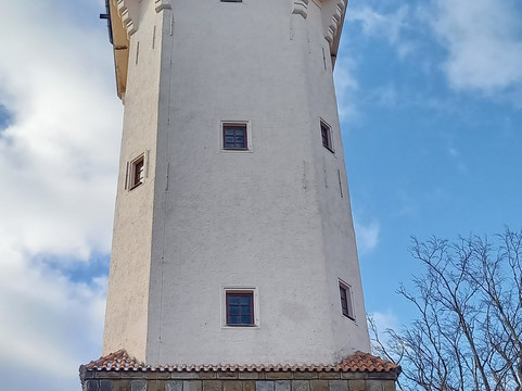 黛安娜塔-卡罗维发利必去景点