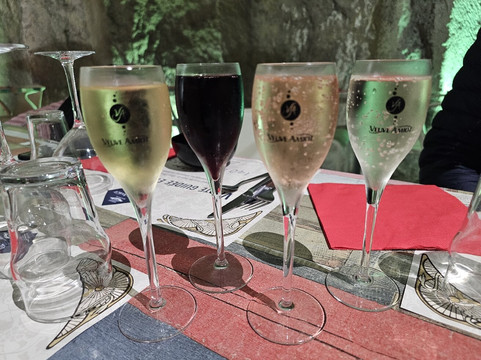 Les Pommes Tapées-Turquant必去景点