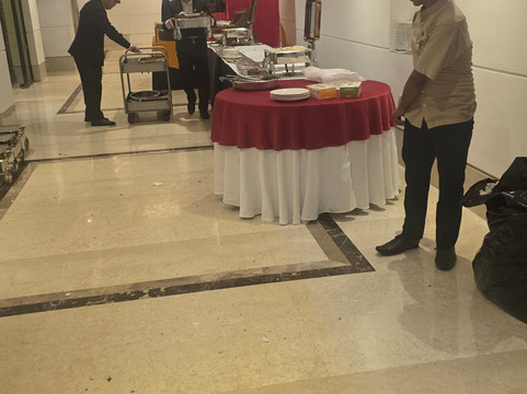 索尔迪西端高级酒店主图