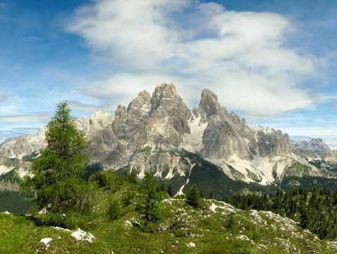 Monte Cristallo-科尔蒂纳丹佩佐必去景点