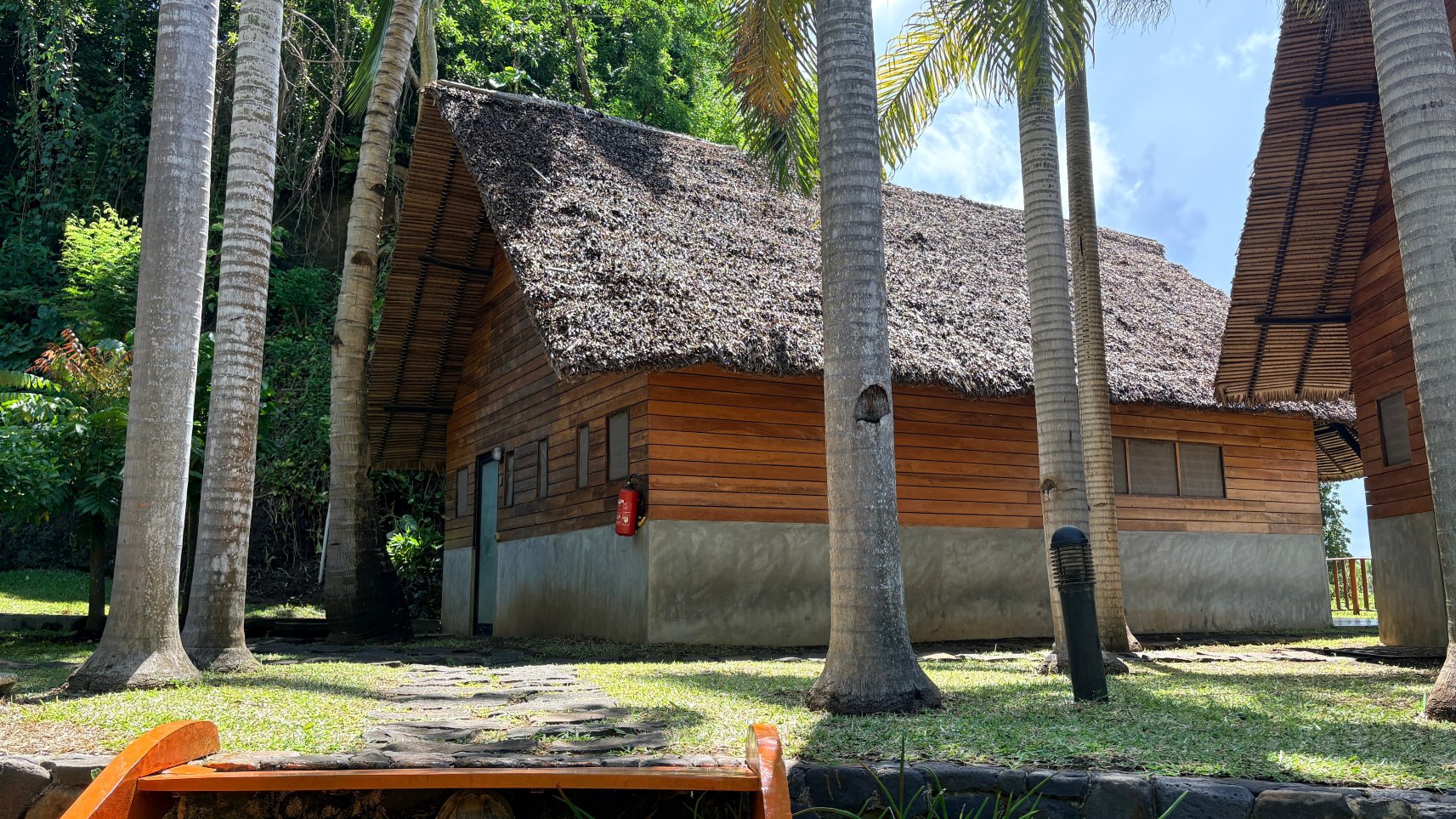 鲁尔布卢酒店-客卧