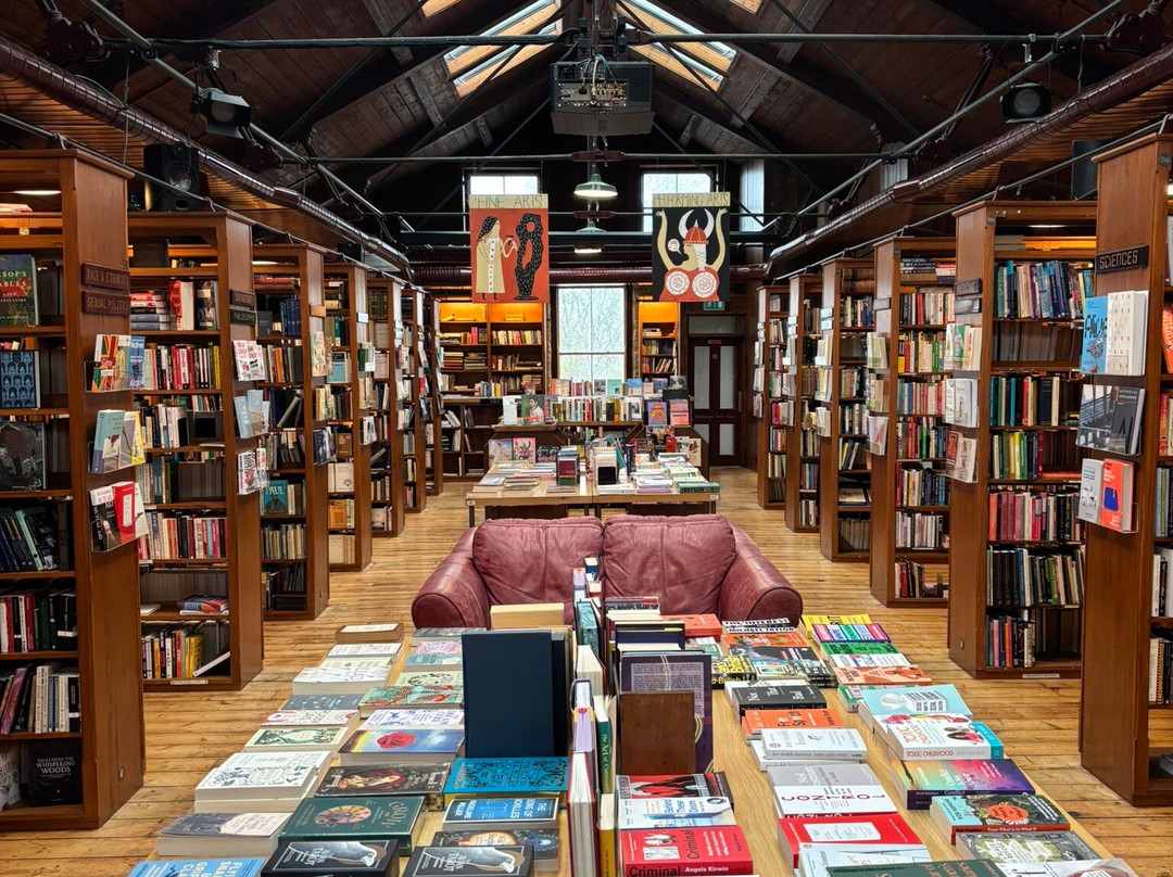 Booth's Bookshop & Cinema-海伊必去景点