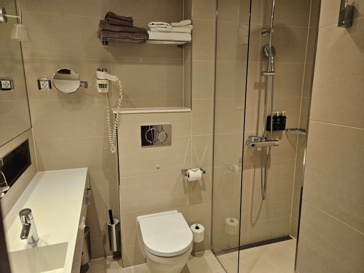 阿兰达机场航厦凯瑞华晟酒店-浴室