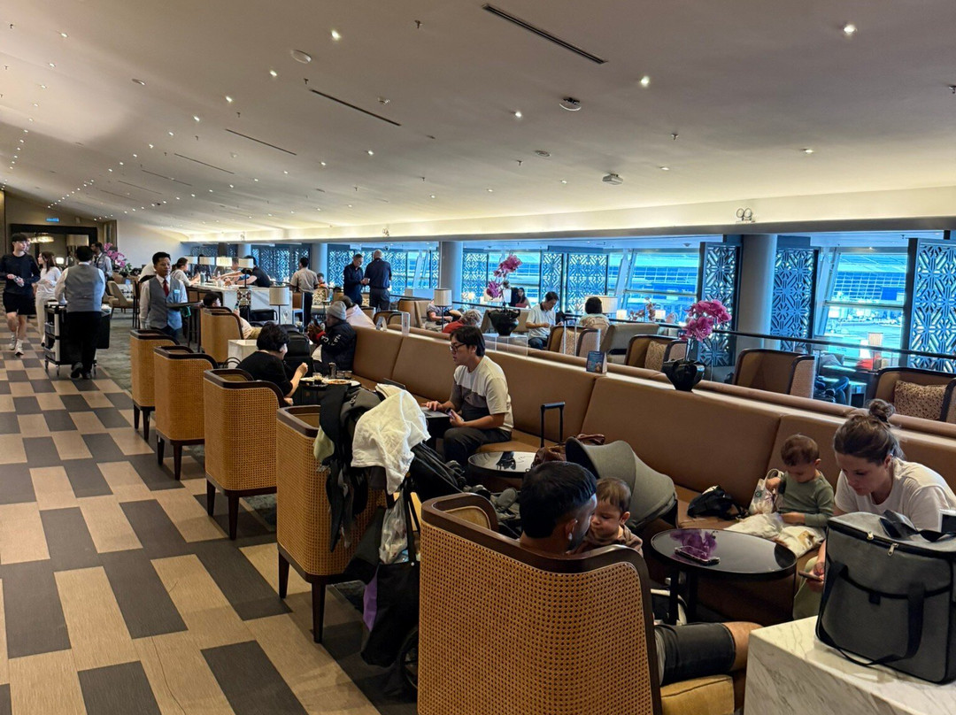 Golden Lounge-雪邦必去景点