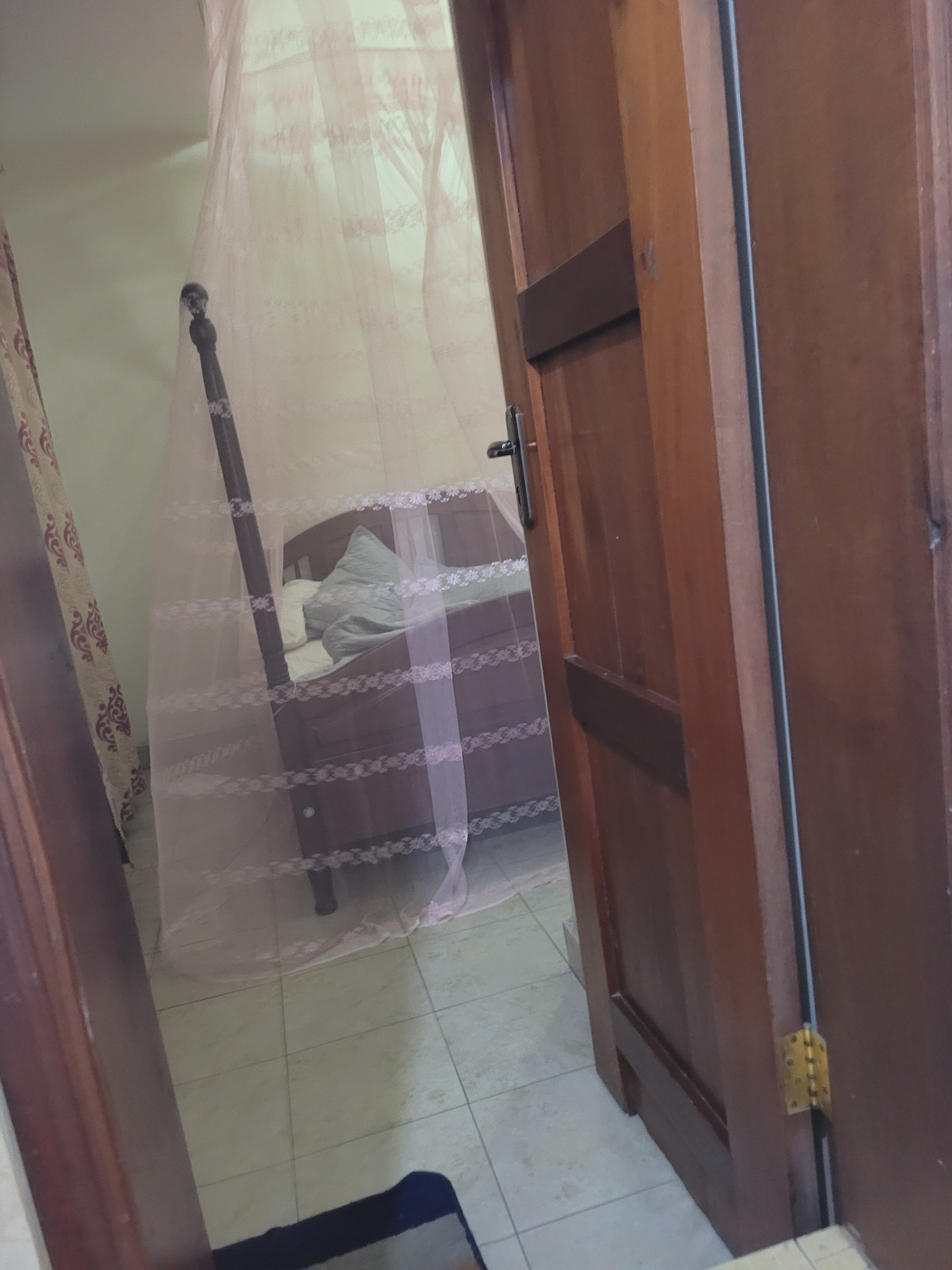 Uhuru 50 Hotel-旅行者