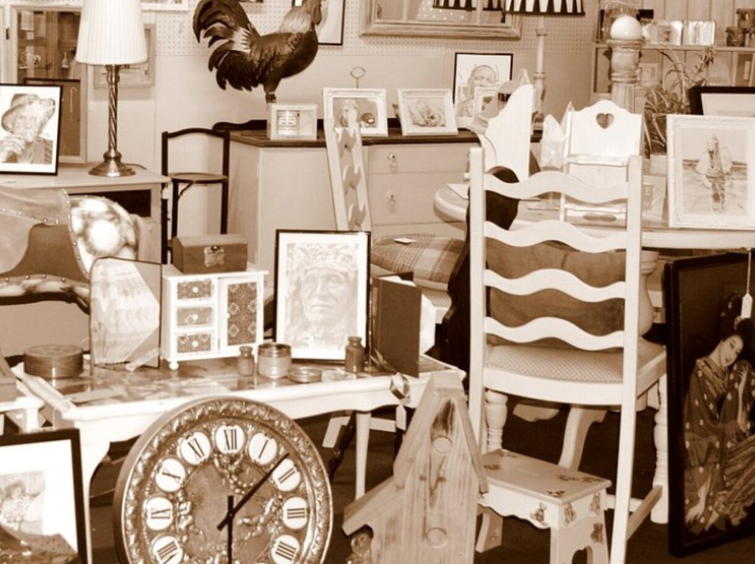 Budby Antiques & Vintage Emporium-Budby必去景点