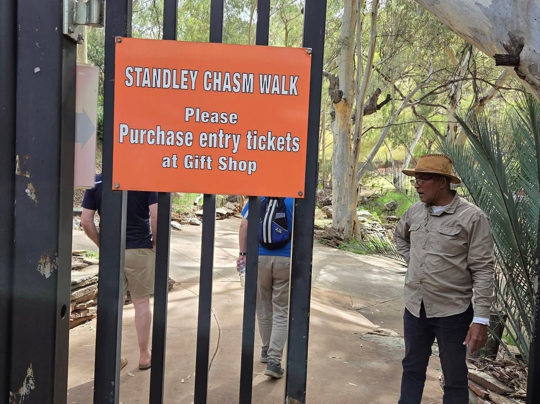 Standley Chasm Angkerle-West MacDonnell National Park必去景点