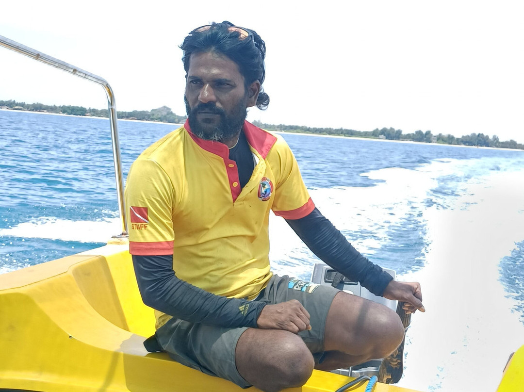 Divers Land Dive Club-乌纳瓦图纳必去景点