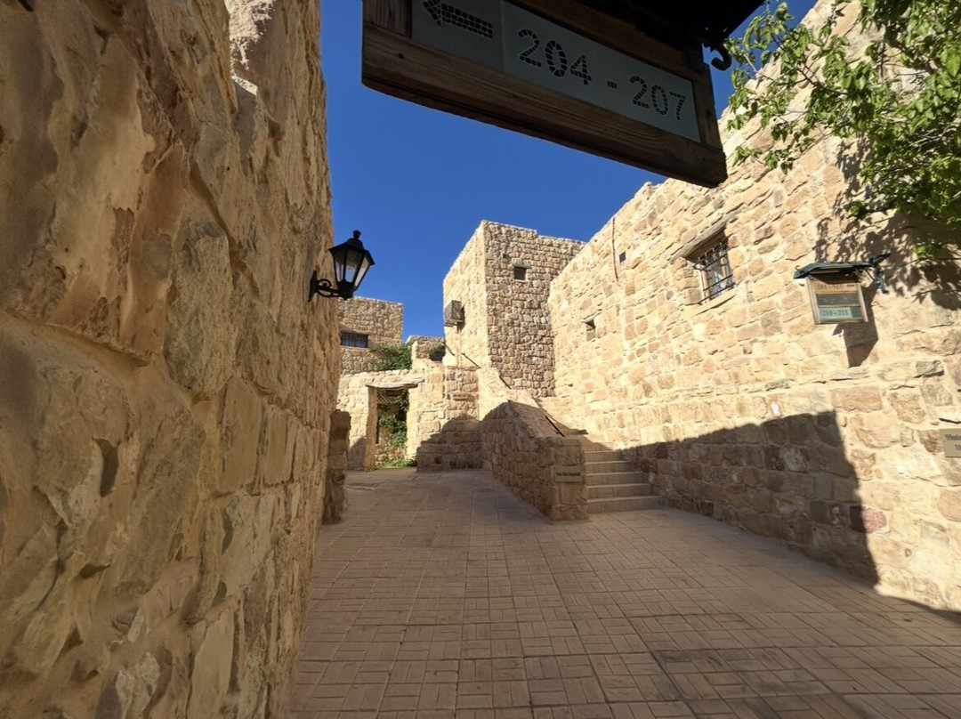Old Village Resort主图