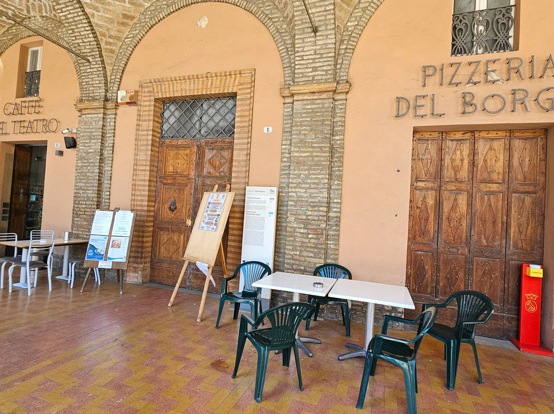 Caffè del Teatro Montelupone-Montelupone必去景点