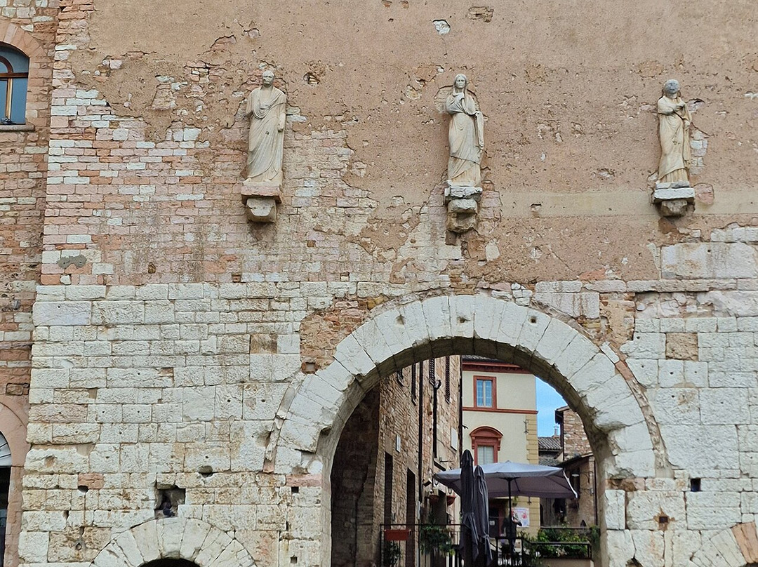 Porta Consolare-Spello必去景点