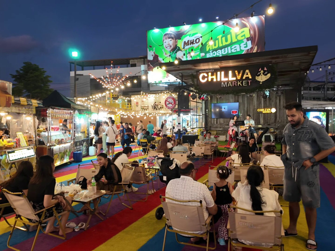集装箱夜市-普吉镇必去景点