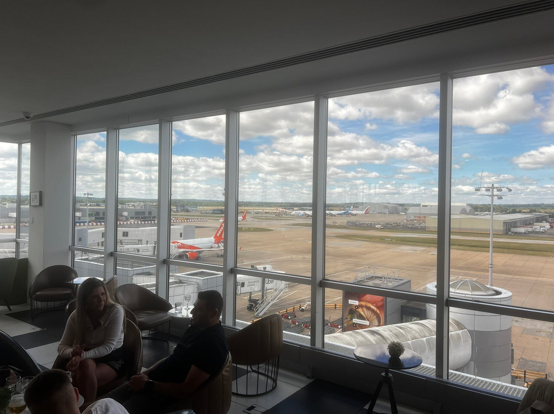 Plaza Premium Lounge Gatwick North Departures-霍利必去景点