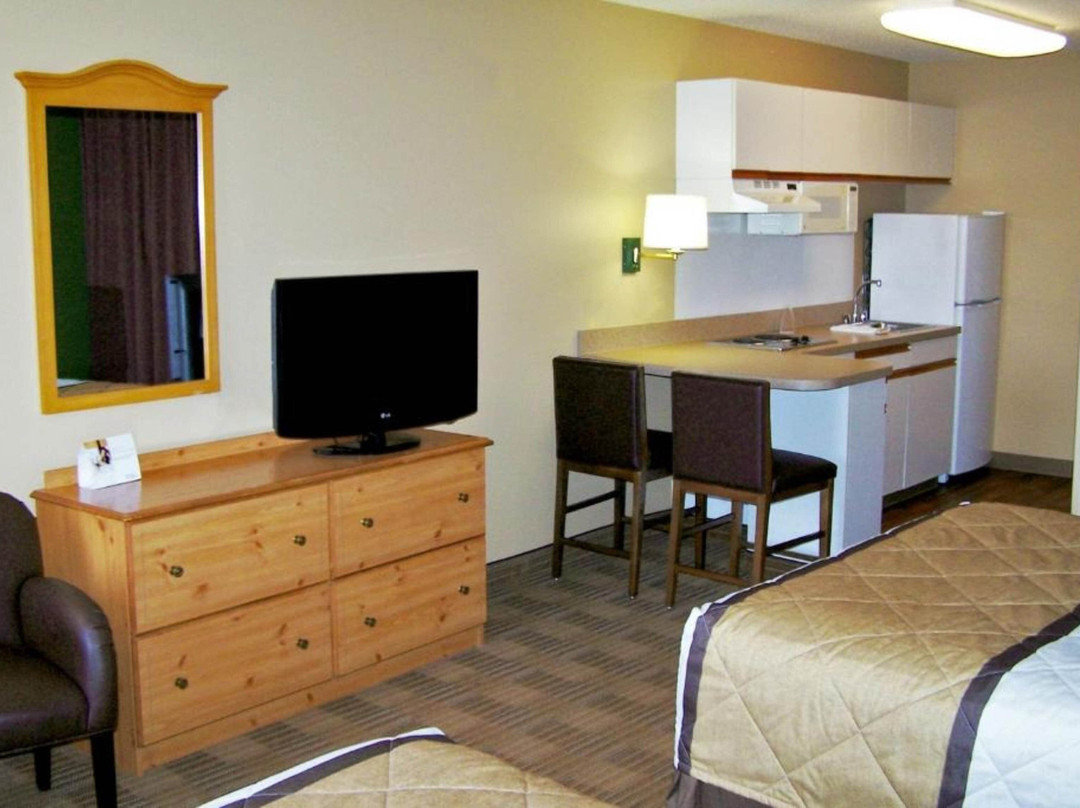 Motel 6 Suites Chicago Vernon Hills Lincolnshire IL