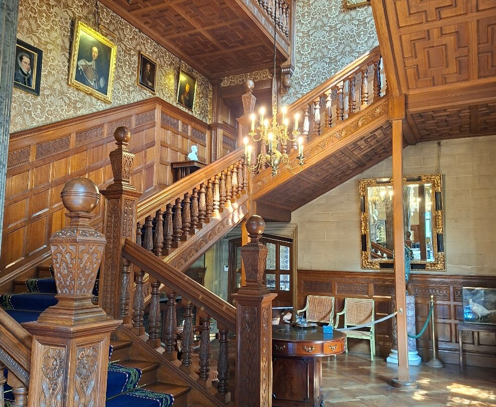 Holker Hall and Gardens-Grange-over-Sands必去景点