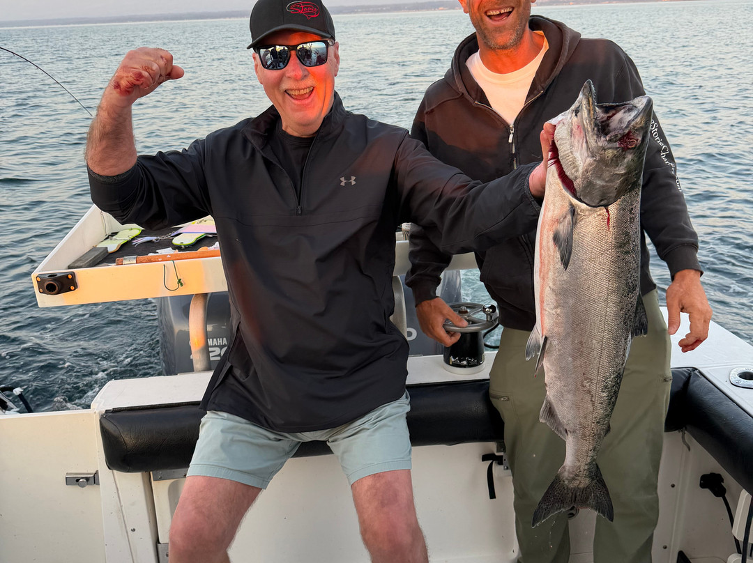 Fishing Storie Charters-坎贝尔里弗必去景点
