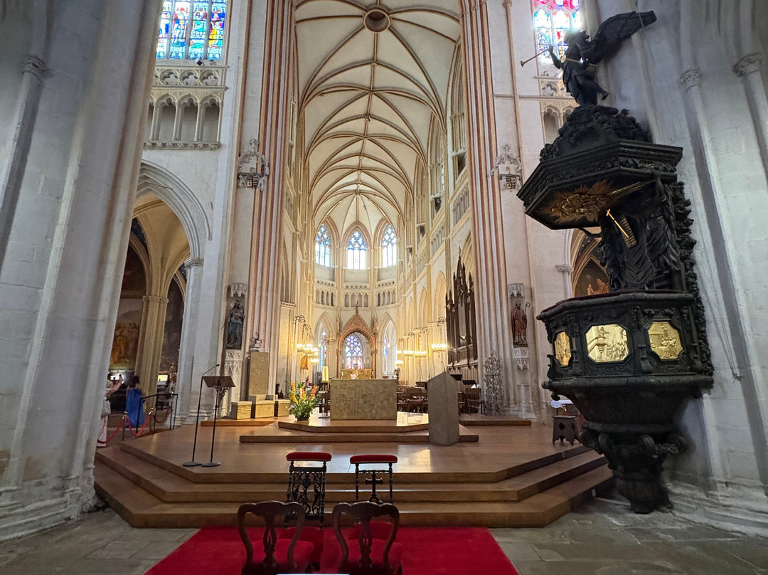 Cathédrale Saint-Corentin-坎佩尔必去景点