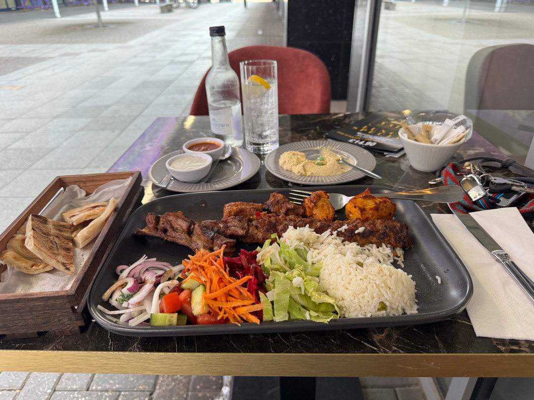 Yali Restaurant And Bar