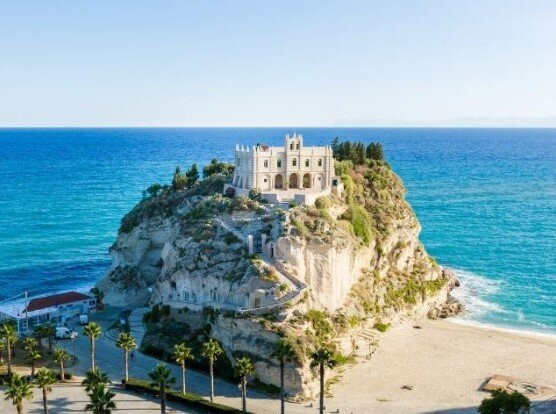 Santuario Di Santa Maria Dell'Isola Di Tropea-特罗佩阿必去景点
