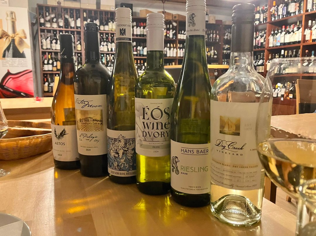Wine Expert Vínotéka & Wine Bar