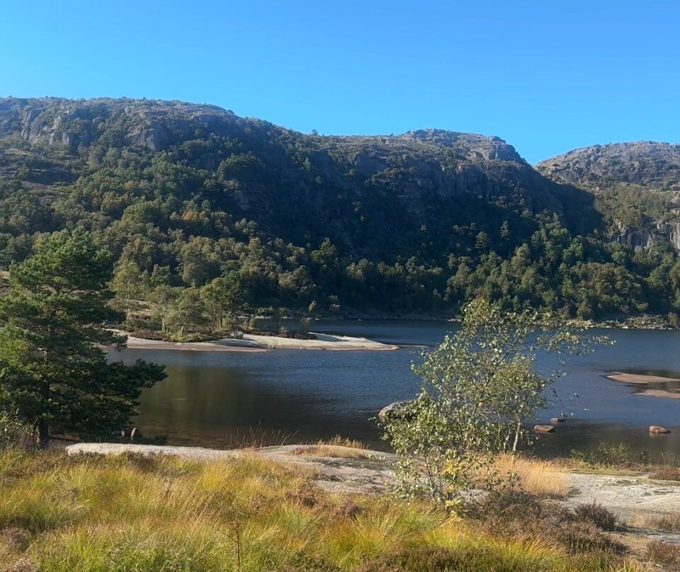 Hike to Skrelia-Lyngdal Municipality必去景点