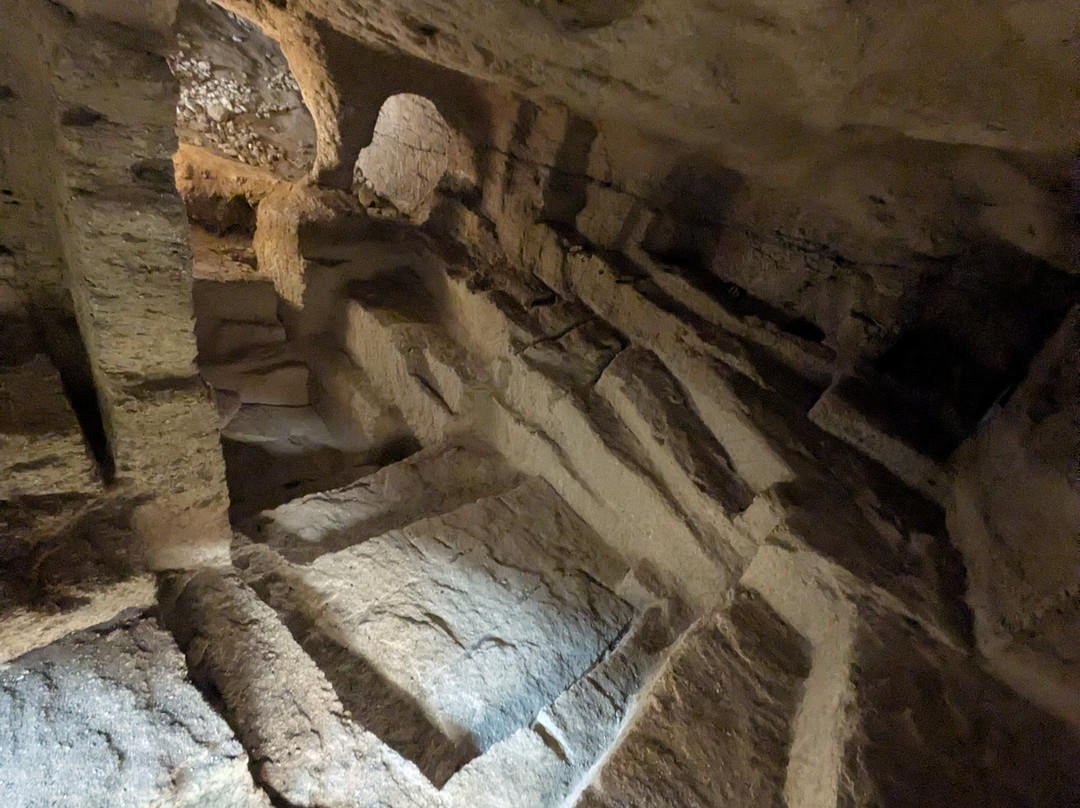 Troglodytes & Sarcophages-Doue-la-Fontaine必去景点