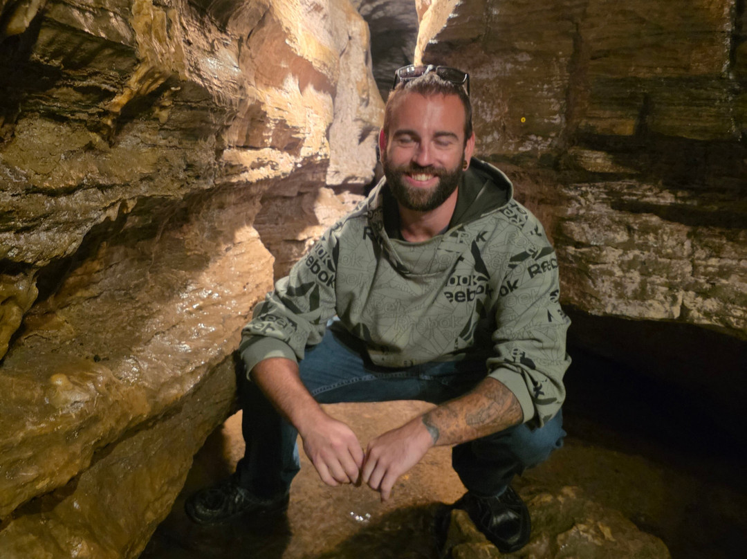 Secret Caverns-Howes Cave必去景点