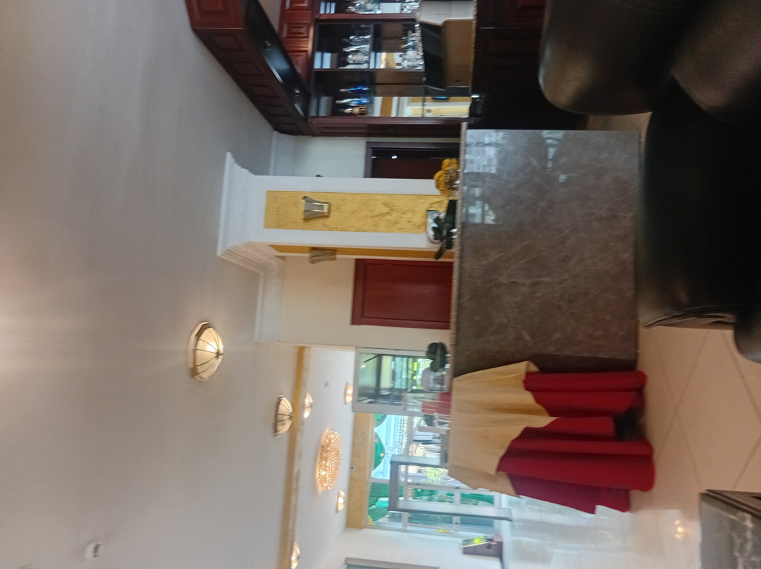 德布勒达摩酒店主图