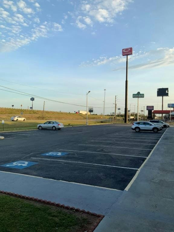 Perry Inn & Suites National Fairground I 75