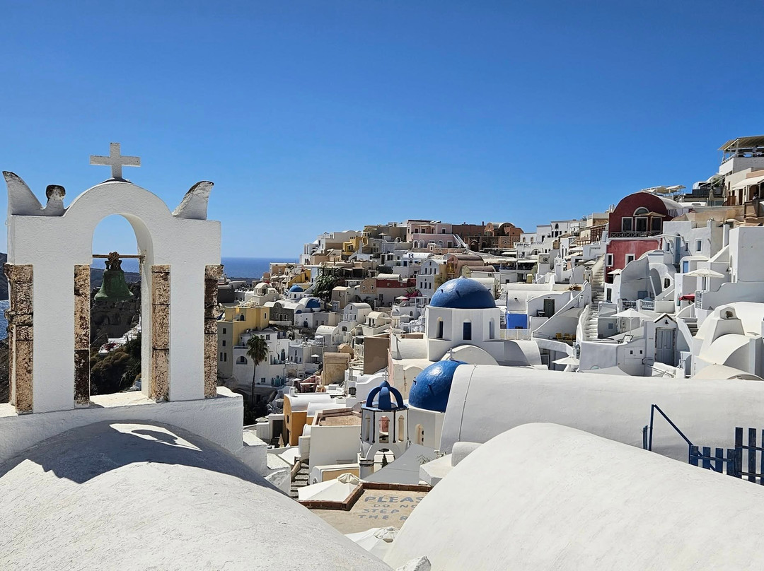 Picturesque Blue Dome Santorini-伊亚必去景点