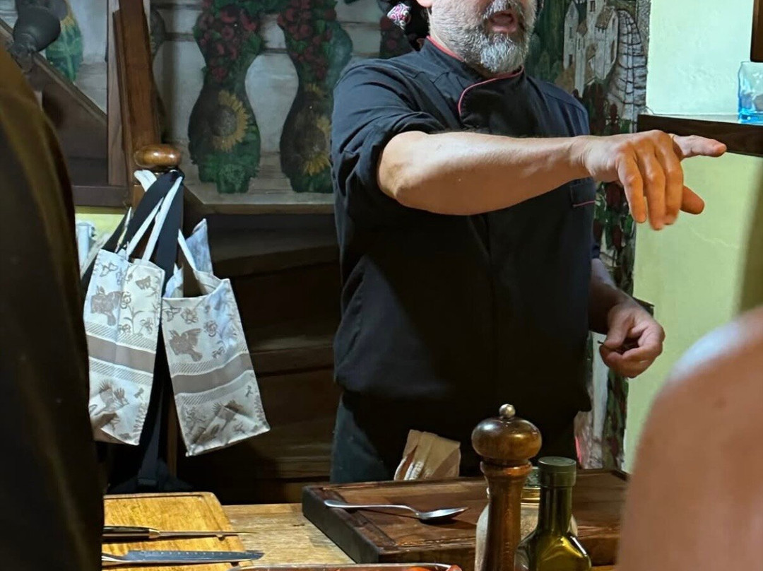 Chef Cook Ryan Hanley-科尔托纳必去景点