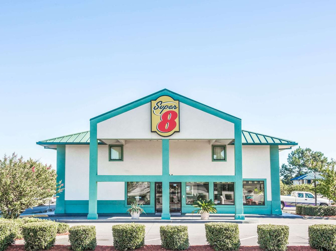 Super 8 by Wyndham Valdosta/Conf Center Area